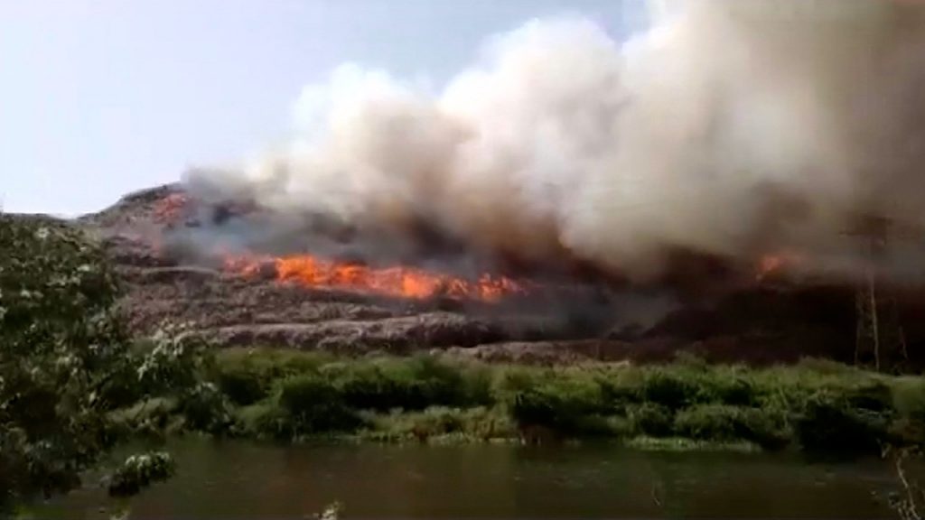 Massive fire breaks out at Ghazipur landfill site;